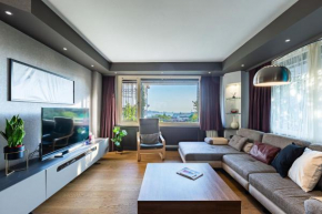Elegant Flat with Fascinating Bosphorus View in Besiktas